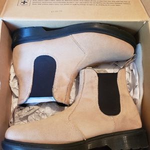 Dr. Marten Chelsea Boots